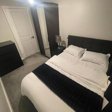 Beautiful En-Suite Bedroom Ipswich Exteriör bild