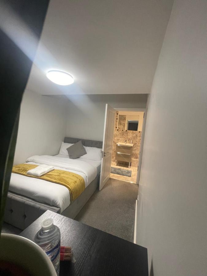 Beautiful En-Suite Bedroom Ipswich Exteriör bild