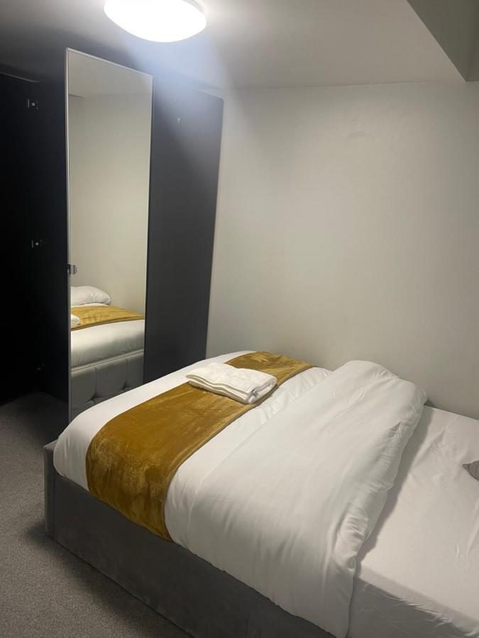 Beautiful En-Suite Bedroom Ipswich Exteriör bild