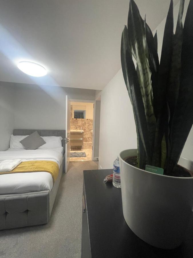 Beautiful En-Suite Bedroom Ipswich Exteriör bild