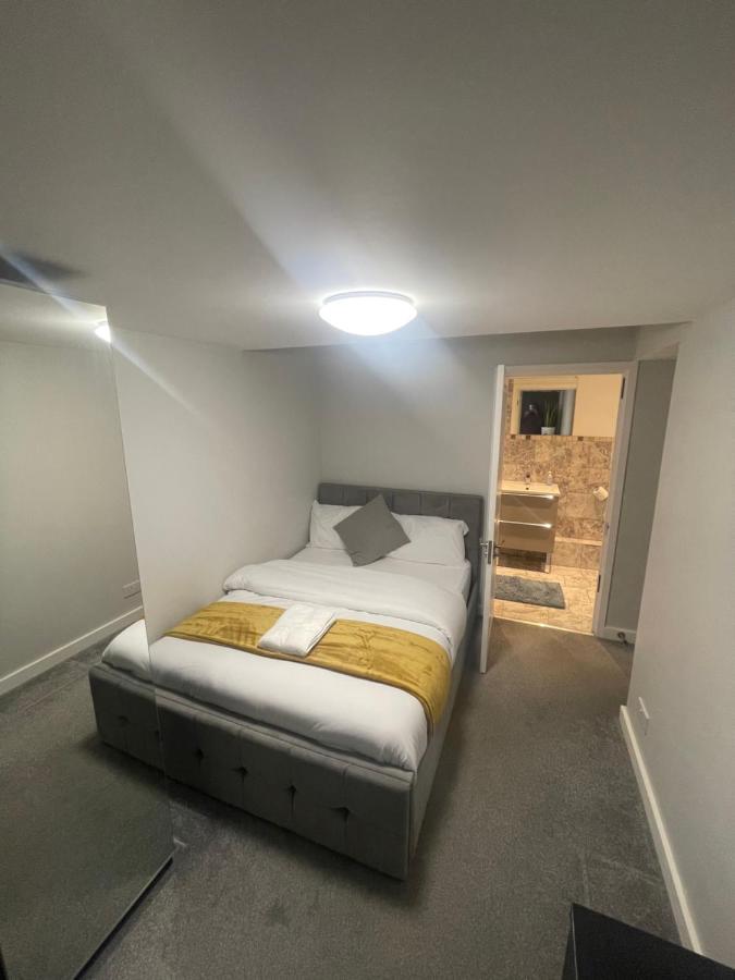 Beautiful En-Suite Bedroom Ipswich Exteriör bild