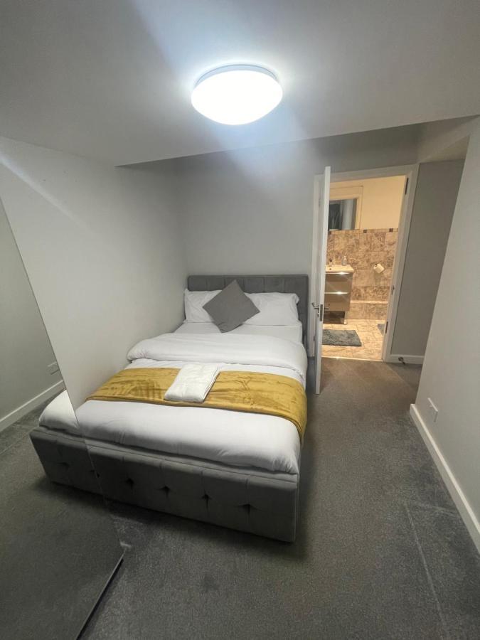 Beautiful En-Suite Bedroom Ipswich Exteriör bild